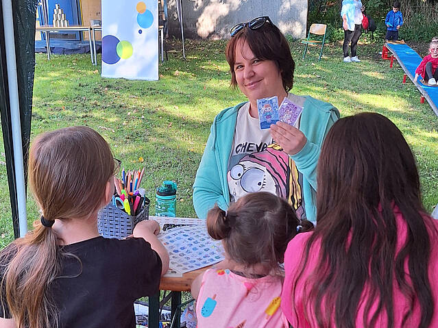 Anne-Kathrin-Schmidt bei aktivitätetn mit Kindern