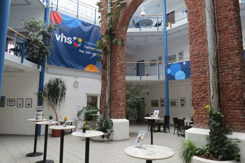 Foto vom Ort 'vhs / Lichthof'